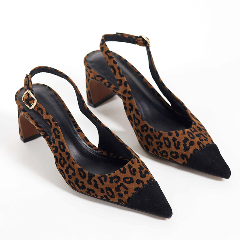 Zapatos de tacón grueso con talón abierto y estampado de leopardo