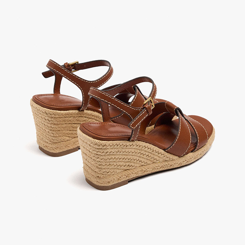 Sandalias de cuña tipo alpargatas con correa de cuero marrón