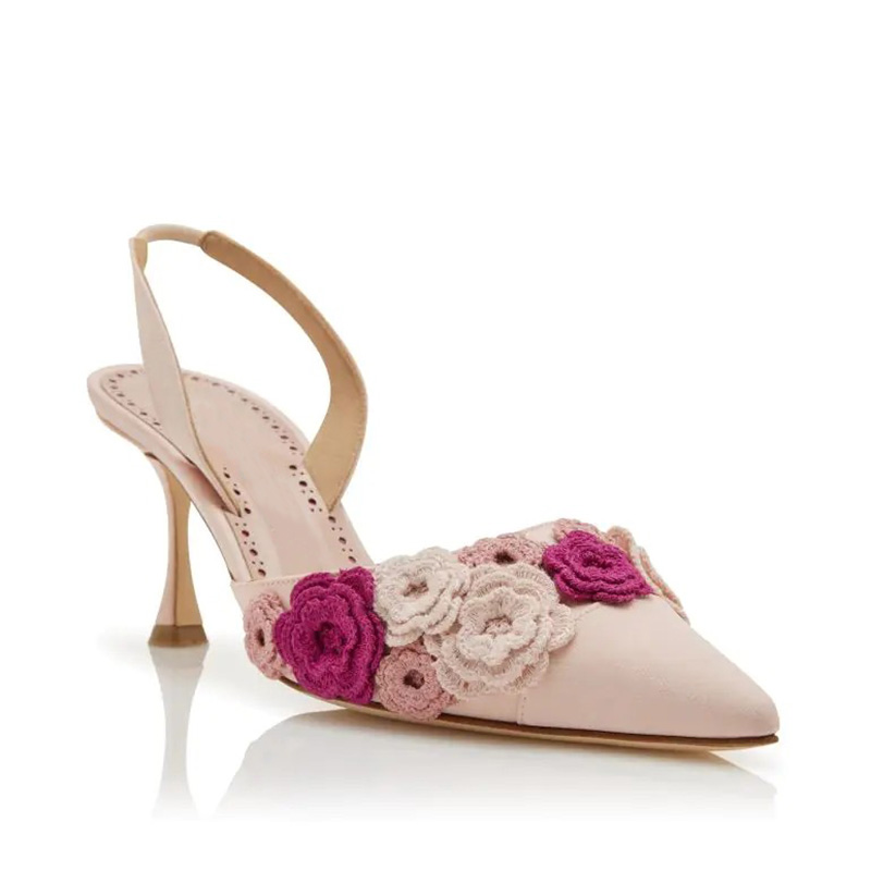 Zapatos de tacón con talón abierto y punta afilada, de ganchillo con diseño floral