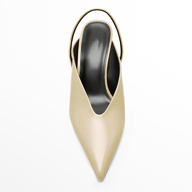 Zapatos de tacón bajo con punta afilada y talón abierto, de cuero color crema