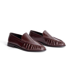 Mocasines sin cordones con fruncidos y estampado de cocodrilo