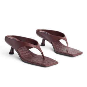 Mules à bride en forme de « T », à talon bas et bout carré, en tissu tissé, couleur bordeaux