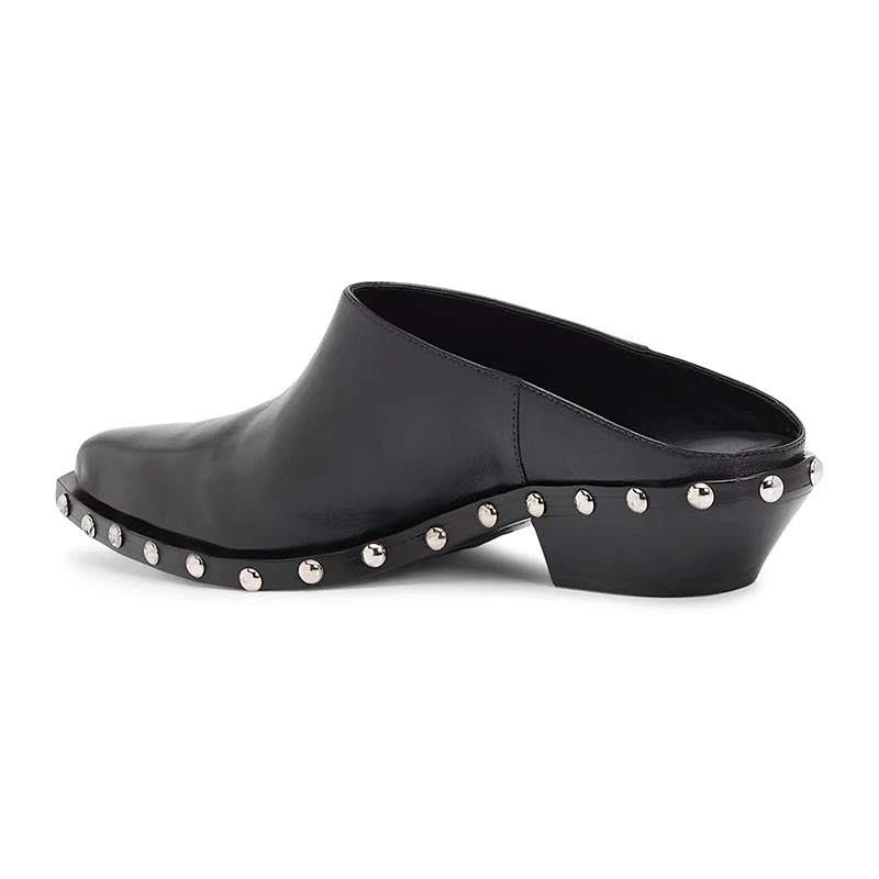 Mules de cuero negro con punta afilada, plataforma y tacón grueso con tachuelas
